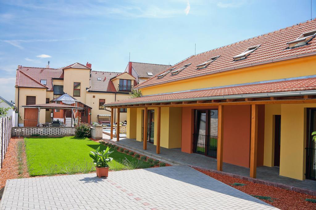 Pension Cizek Mikulov Exterior photo