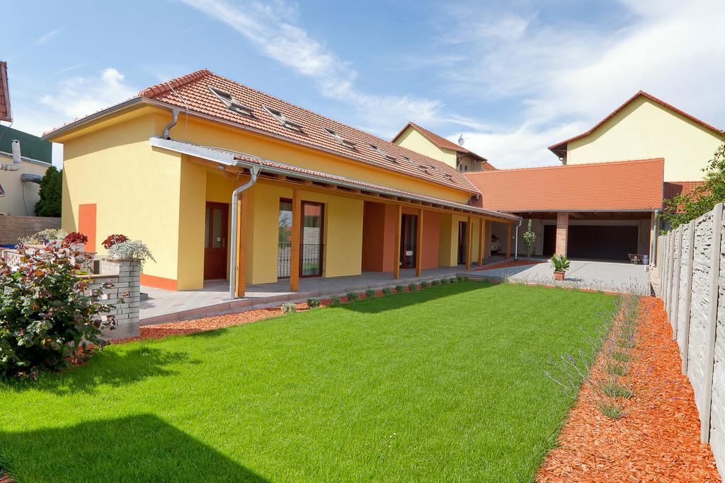 Pension Cizek Mikulov Exterior photo