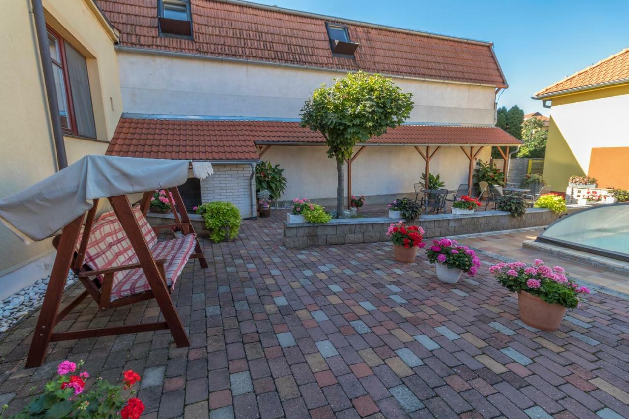 Pension Cizek Mikulov Exterior photo